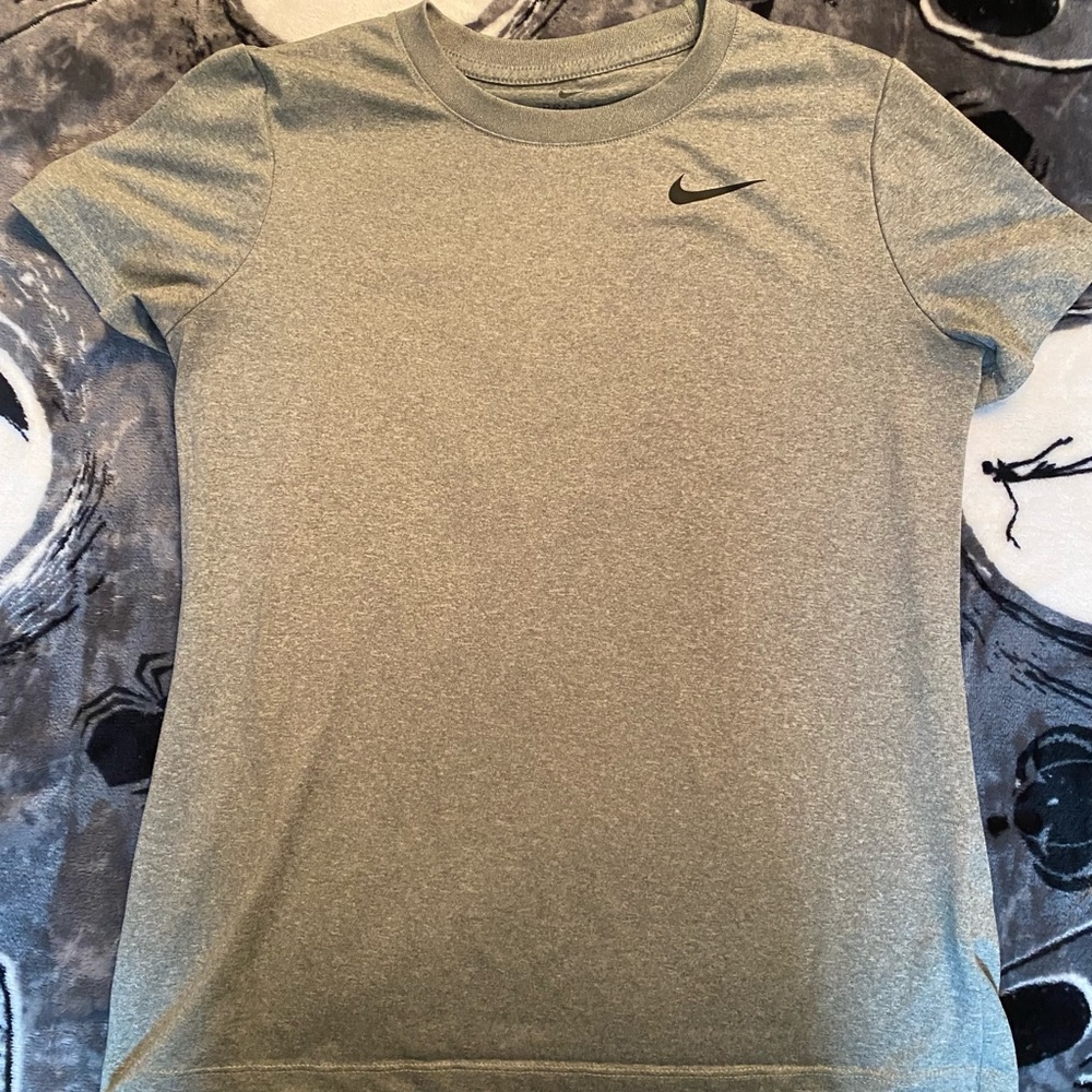 Grey Women’s Nike Tee